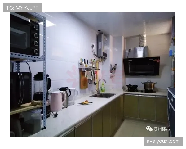 姚明晒的厨房居然比我整租的房子还大，我刷到后一秒把钱包放回抽屉里