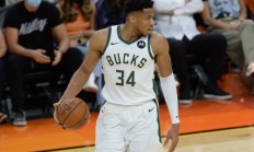 爱游戏体育:NBA杯小组赛：雄鹿对阵猛龙谁能终结连败迎来首胜？